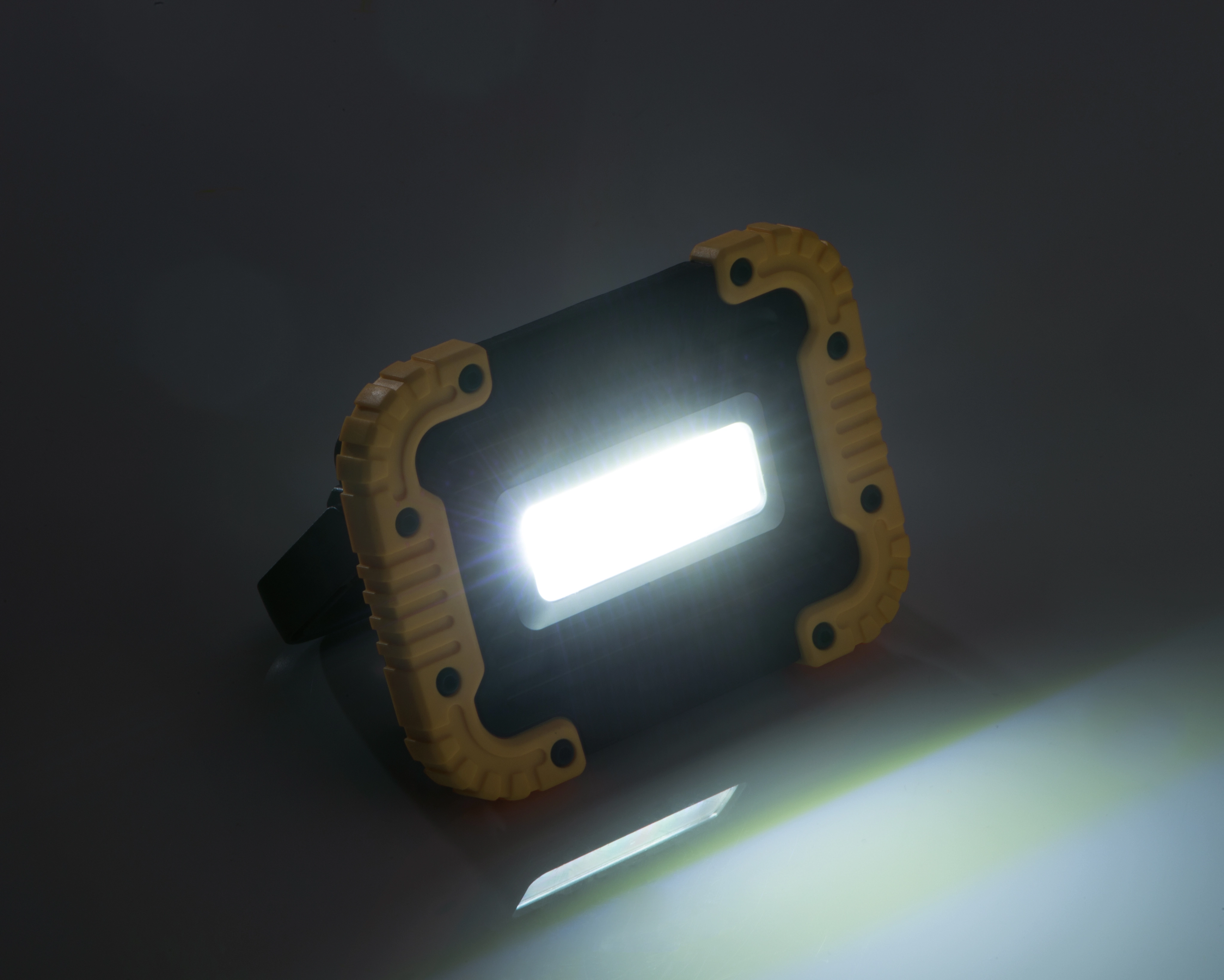 Lampa LED COB 10W GM-91173-08 żółty