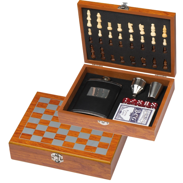 Zestaw piersiówka, szachy, karty i kości GM-60786-01 brązowy